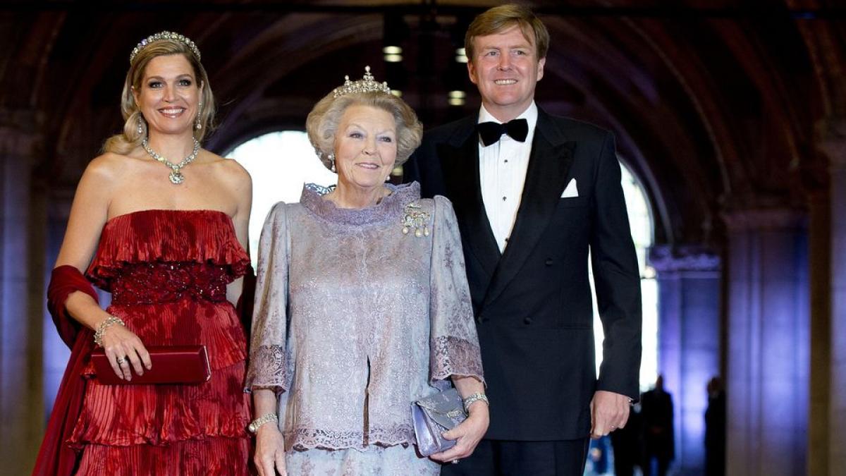 Prinţul Willem-Alexander al Olandei a devenit REGE, după abdicarea mamei sale