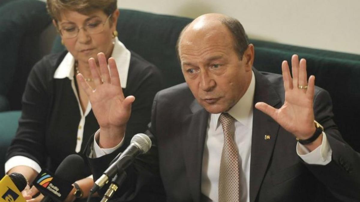 Băsescu: Controlul presei trebuie să vină din interiorul breslei, nu din afară