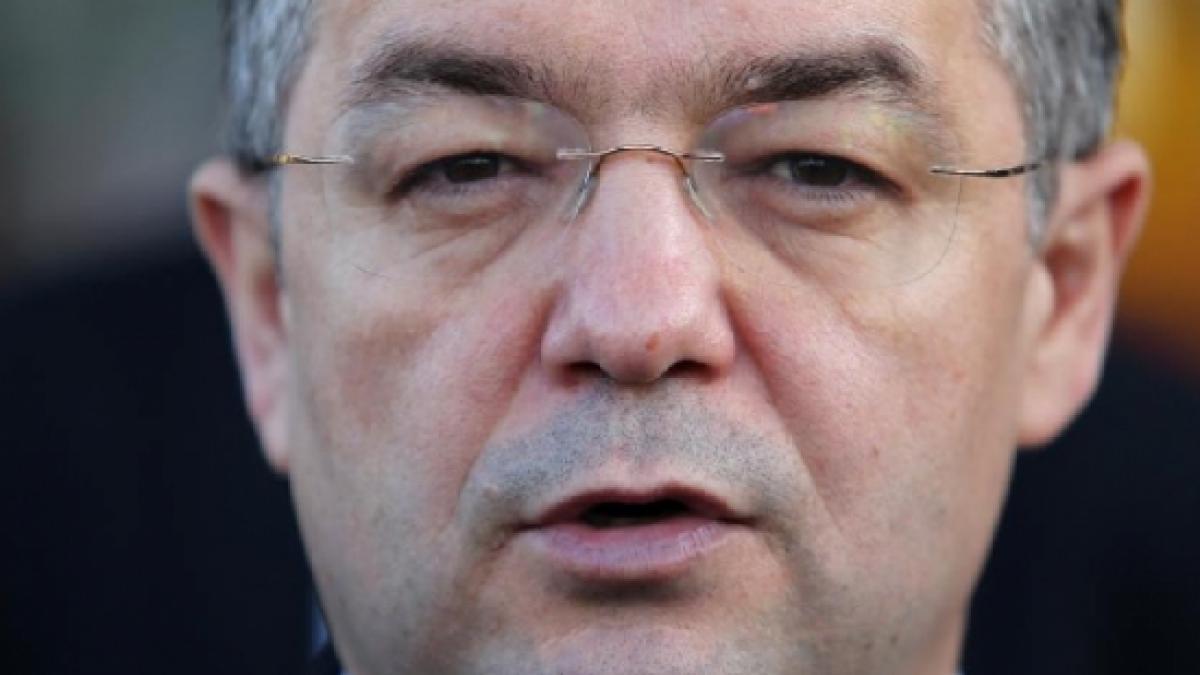 Emil Boc, despre Ponta şi USL: Practică guvernarea-claxon! Au venit şi au luat cireaşa de pe tort