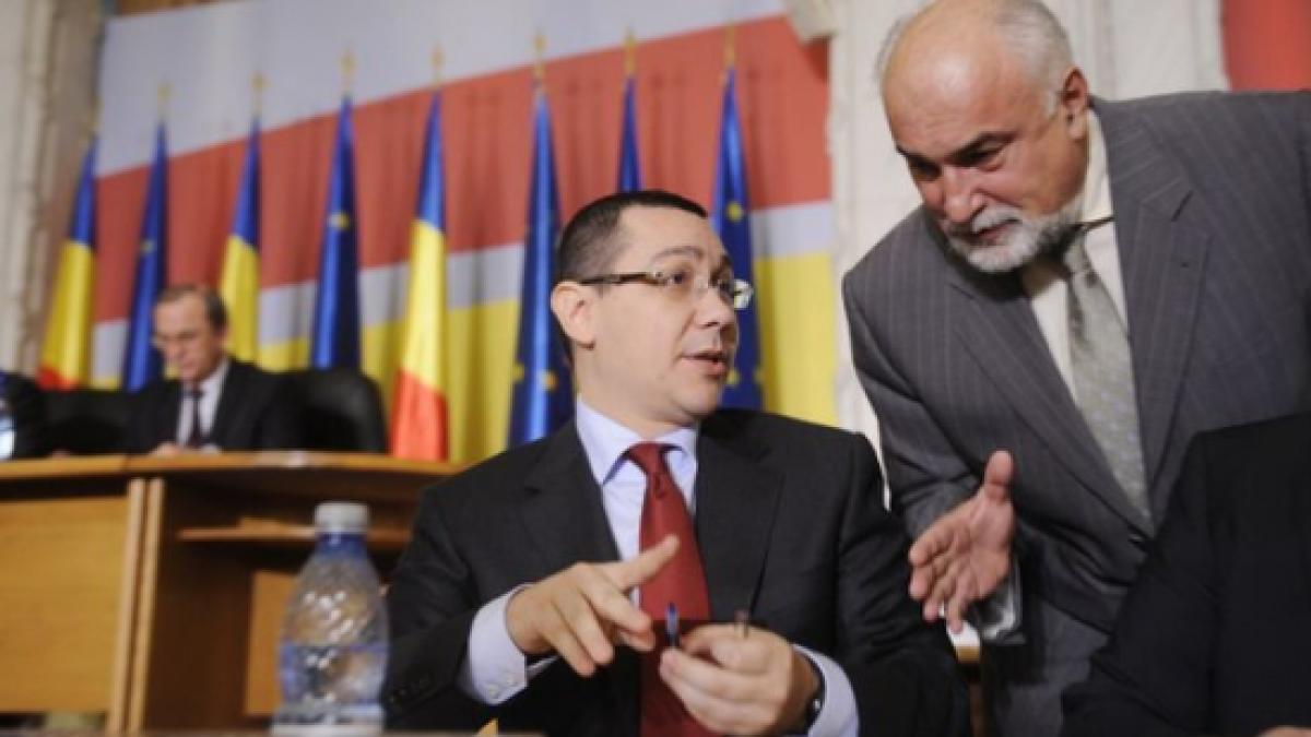 Ponta glumeşte pe seama schimbării unor miniştri: &quot;Cine nu e pe scaun îl remaniez&quot;