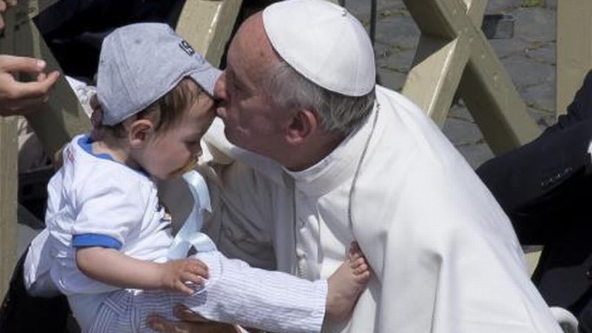 Papa Francisc relansează o temă foarte sensibilă în discuţie