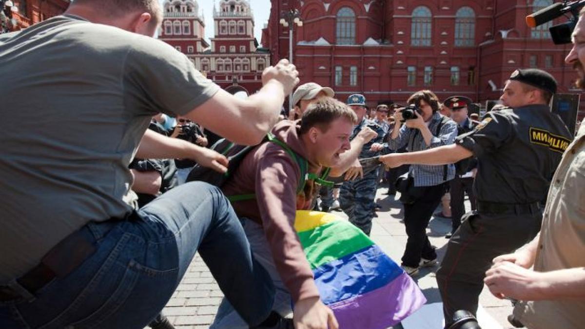 Moscova INTERZICE din nou parada gay