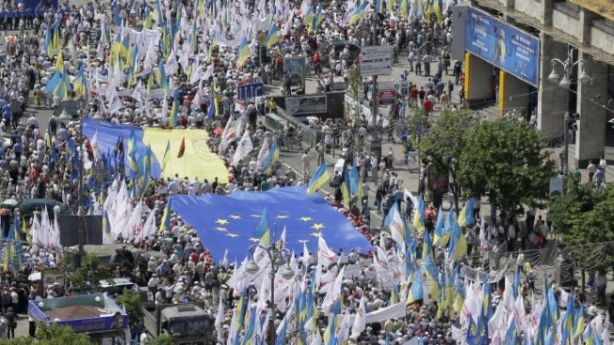 Kiev. Circa 15.000 de oameni au manifestat pentru eliberarea fostului premier Iulia Timoşenko