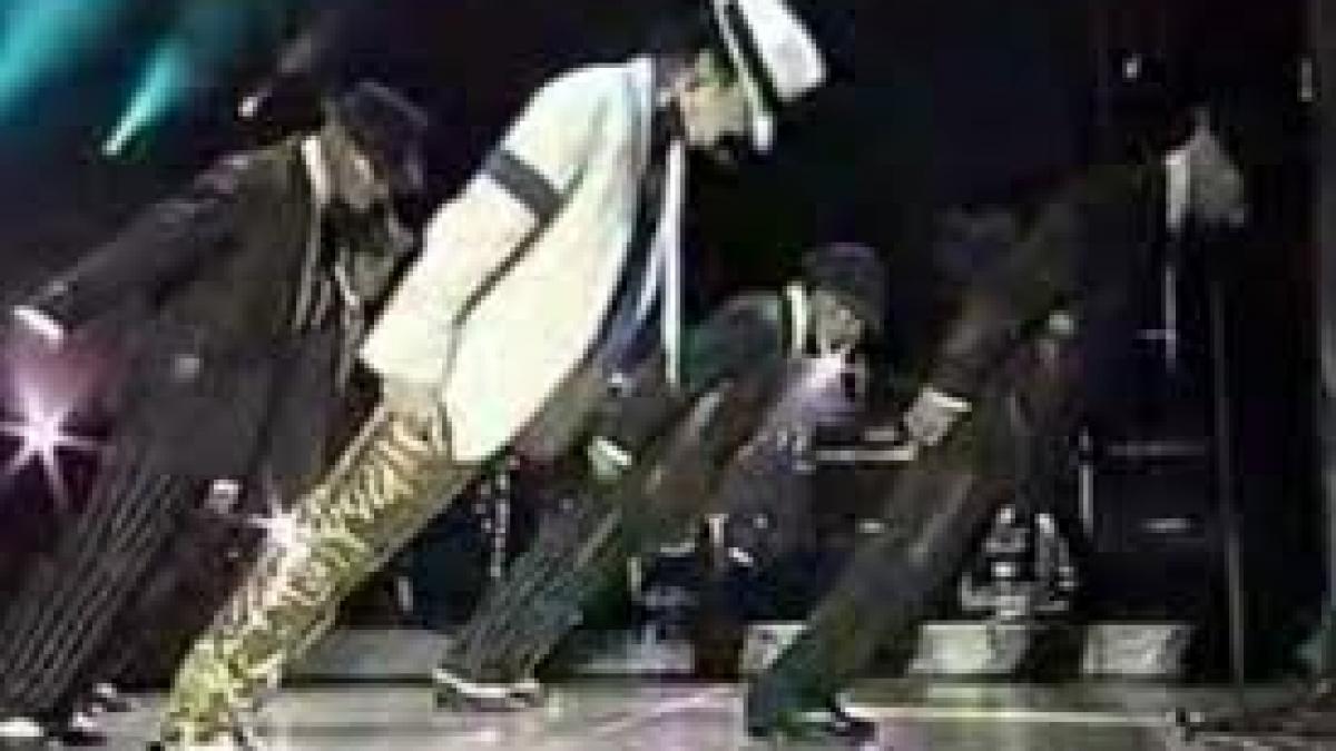 Michael Jackson a inventat pantofii care îi permiteau să învingă gravitaţia. Iată secretul celei mai tari mişcări de dans