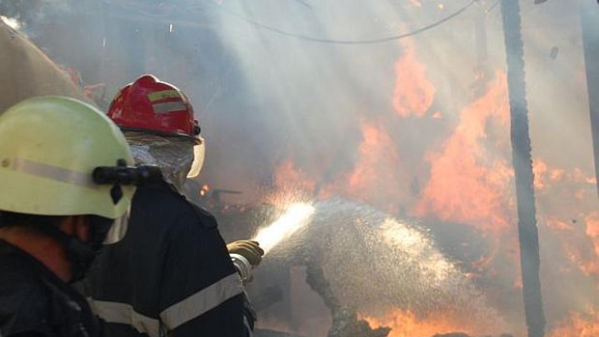 Viaţa unui copil de şase ani a ars ca o torţă. Copilul a murit într-un incendiu pe care îl provocase singur