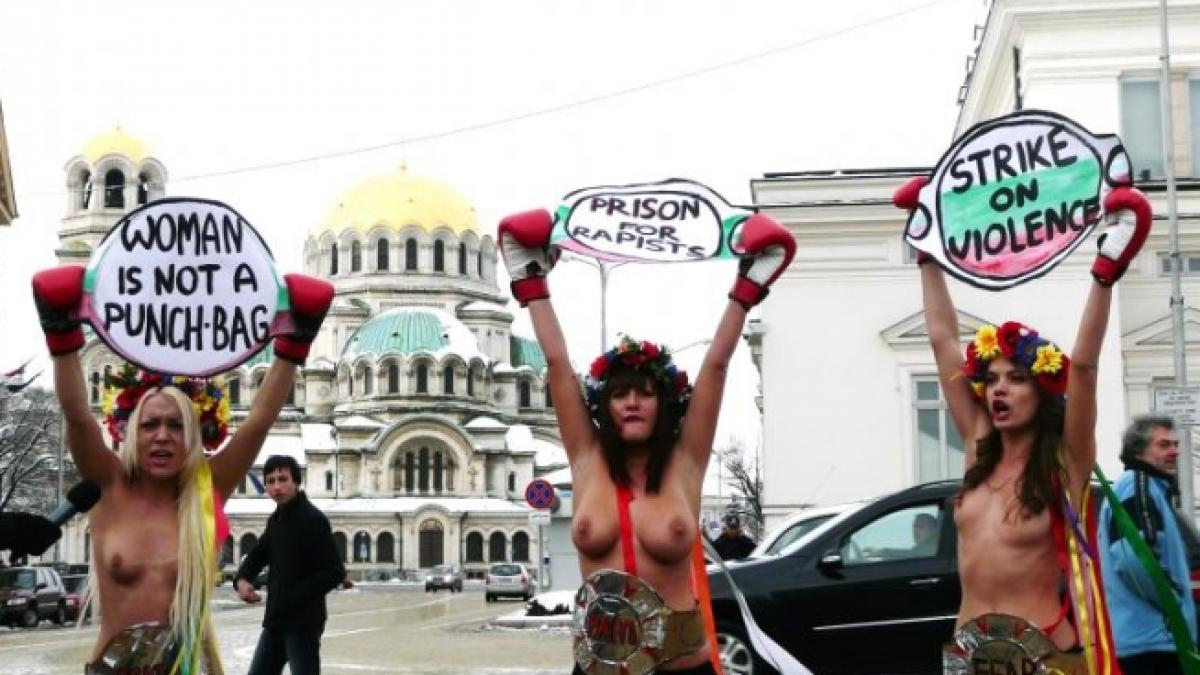 Când femeile protestează împotriva femeilor