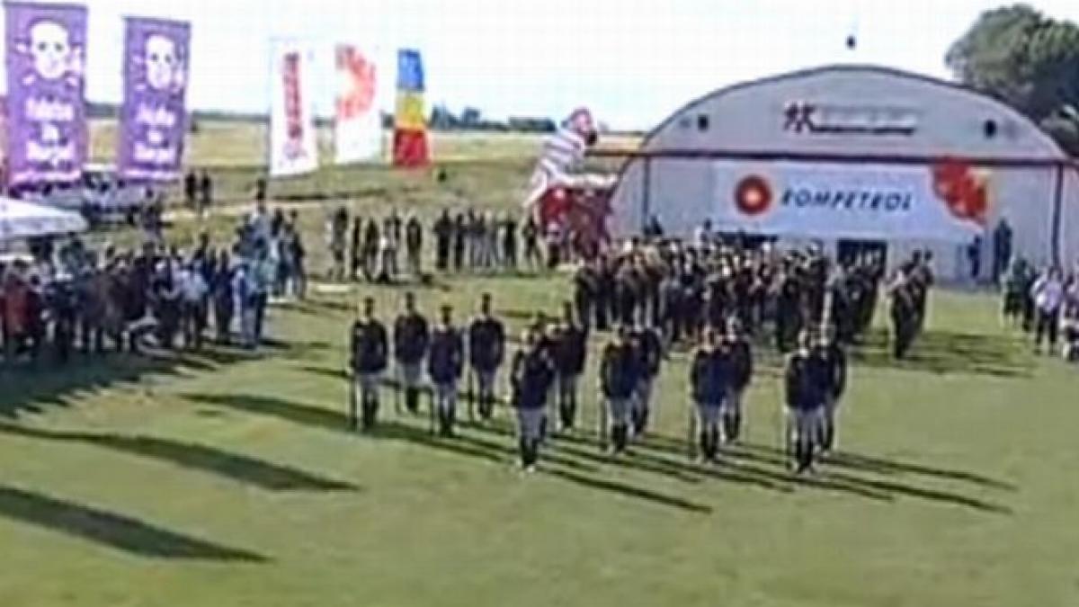 Demonstraţie Drill Team. Imagini de excepţie de pe Aerodromul Clinceni