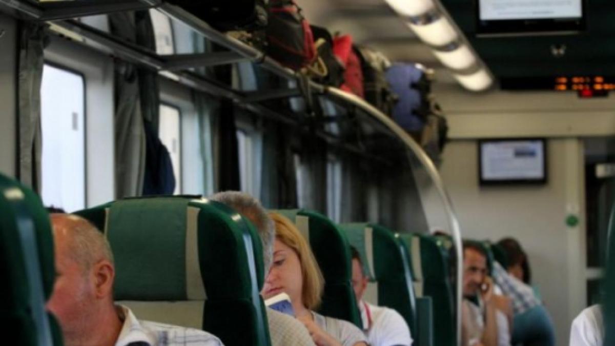 Trenurile CFR au acumulat întârzieri de aproape CINCI ANI în 2012