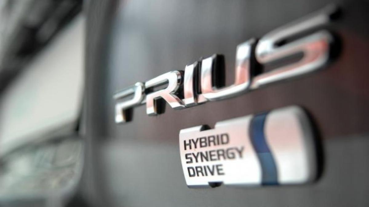 Toyota verifică 240.000 de automobile Prius pentru o posibilă defecţiune la frâne