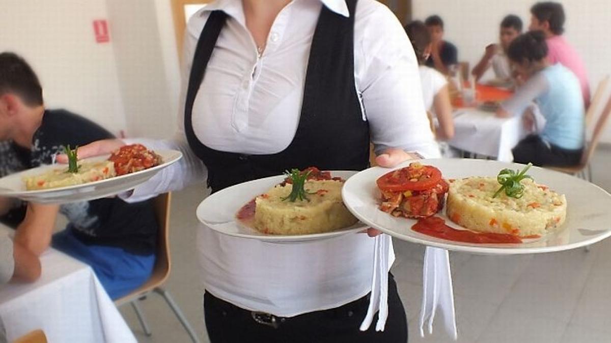 Când mergeţi la restaurant NU mai sunteţi obligaţi să plătiţi nota de plată. Măsura, luată de Ministerul Finanţelor