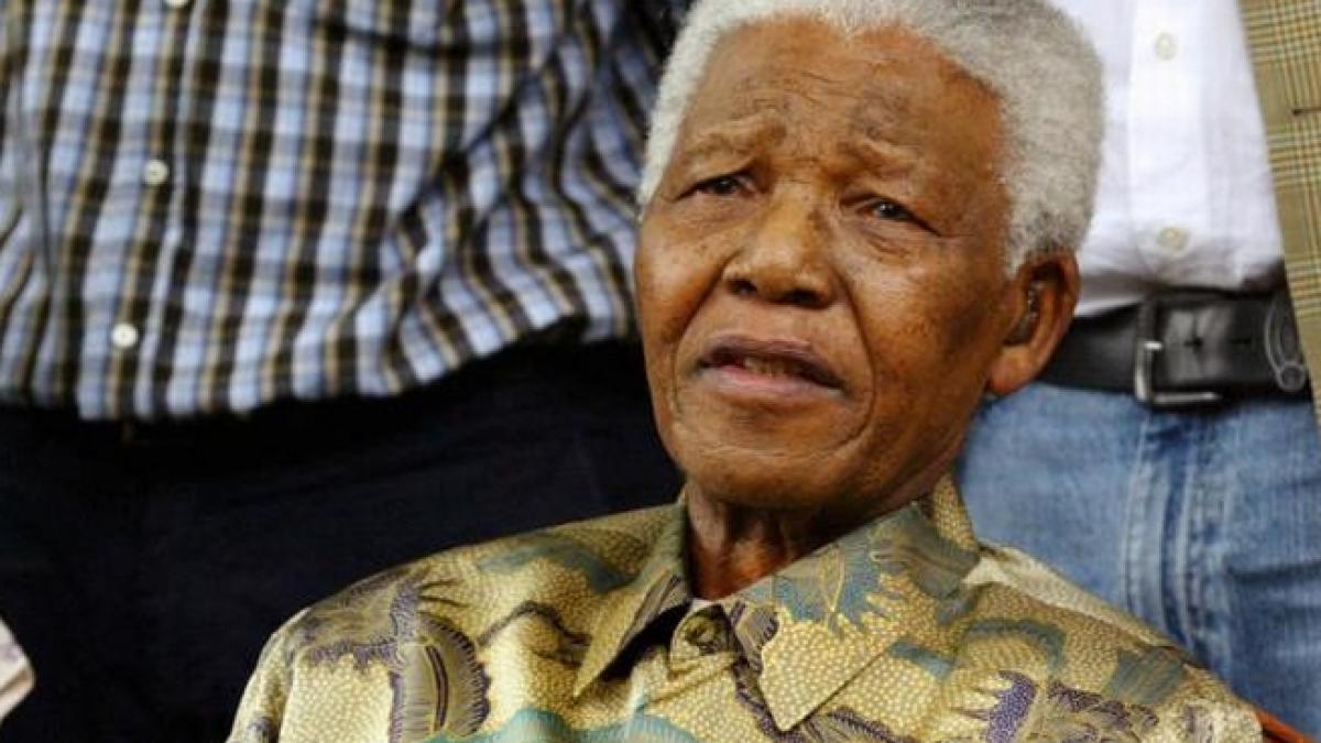 UPDATE: Nelson Mandela respiră fără ajutorul aparatelor