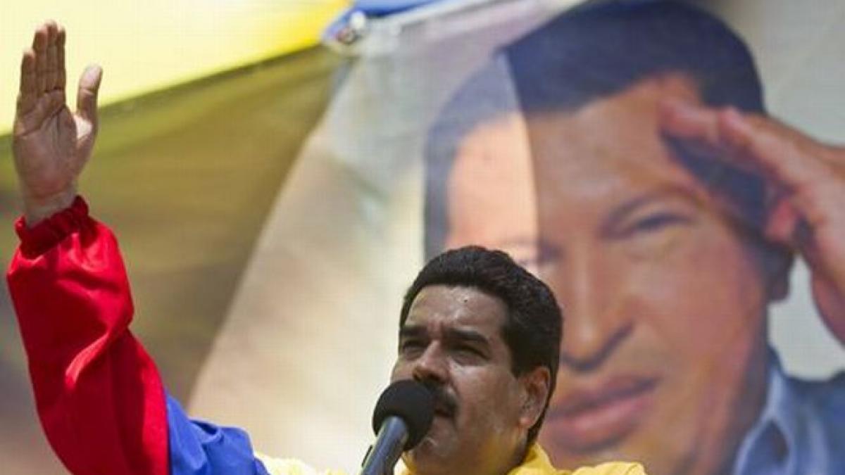 Delir venezuelean. Maduro îl vede pe Chavez întruchipat în pasăre