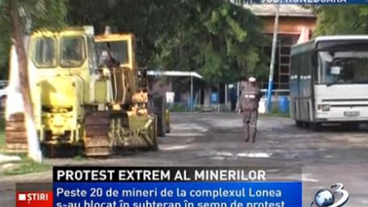 Protest la o mină din Hunedoara: 20 de mineri s-au blocat în subteran