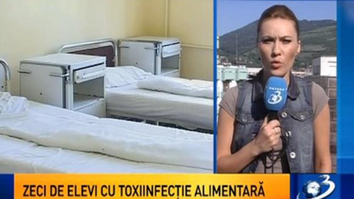 Zeci de elevi şi profesori au ajuns la spital cu toxiinfecţie alimentară după o petrecere de sfârşit de an