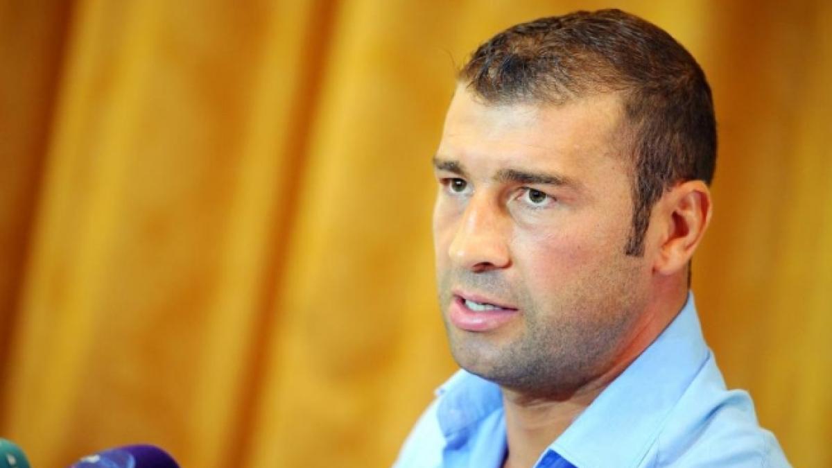 Lucian Bute şi iubita lui se cunună religios sâmbătă. La nuntă sunt aşteptaţi preşedintele Traian Băsescu şi Elena Udrea