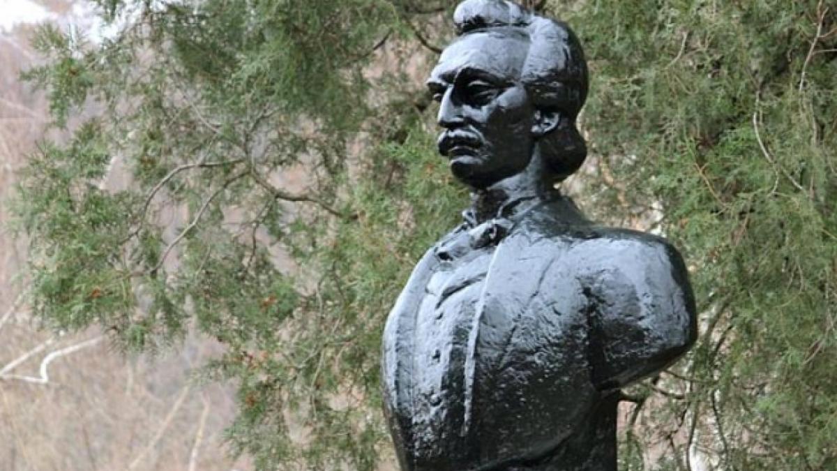 Slujbă de pomenire a poetului Mihai Eminescu, la 124 de ani de la moartea sa, în cimitirul Bellu