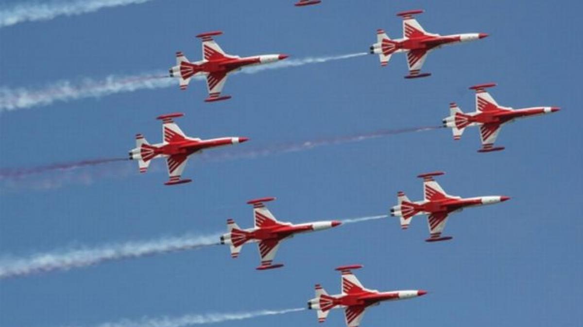 Show aviatic la Boboc, la 100 de ani de Aeronautică Militară Română