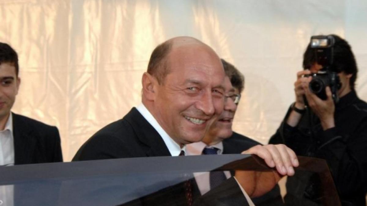 Comisiile juridice au avizat FAVORABIL iniţierea referendumului cerut de Băsescu 