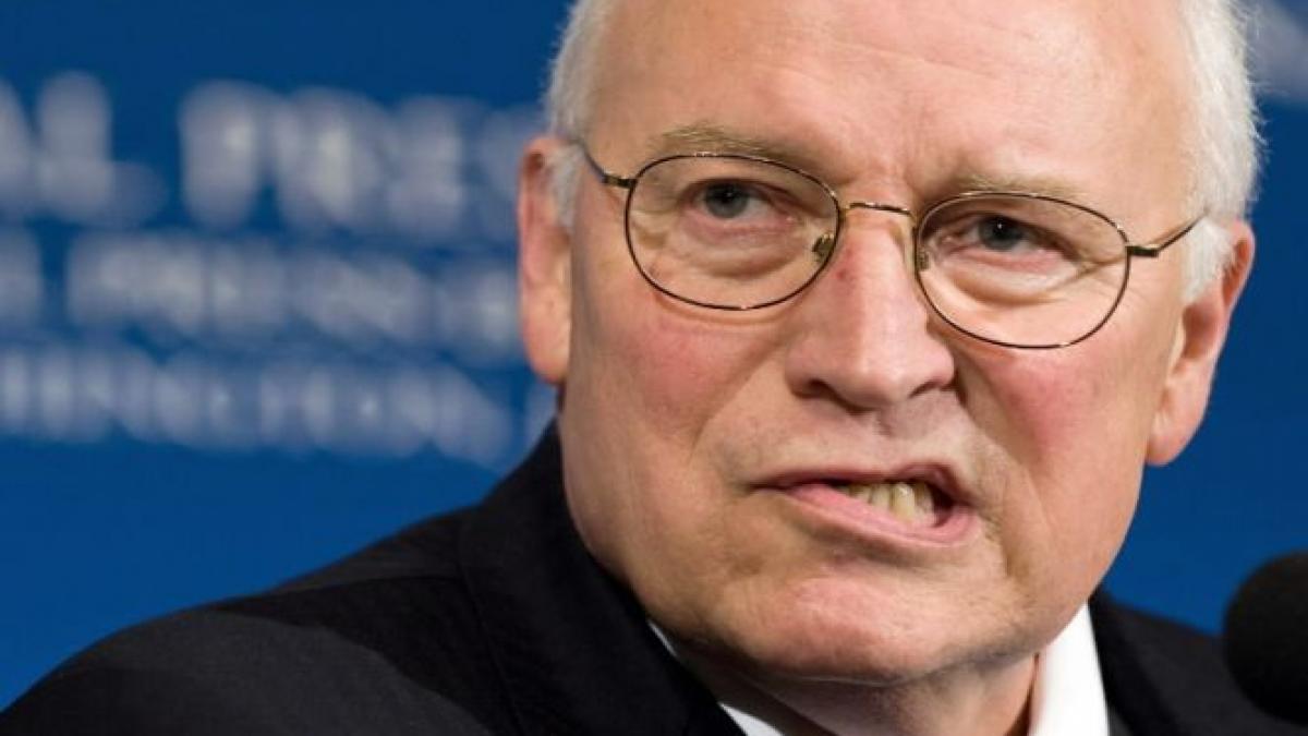 Dick Cheney: &quot;Snowden este un TRĂDĂTOR şi posibil SPION chinez&quot;