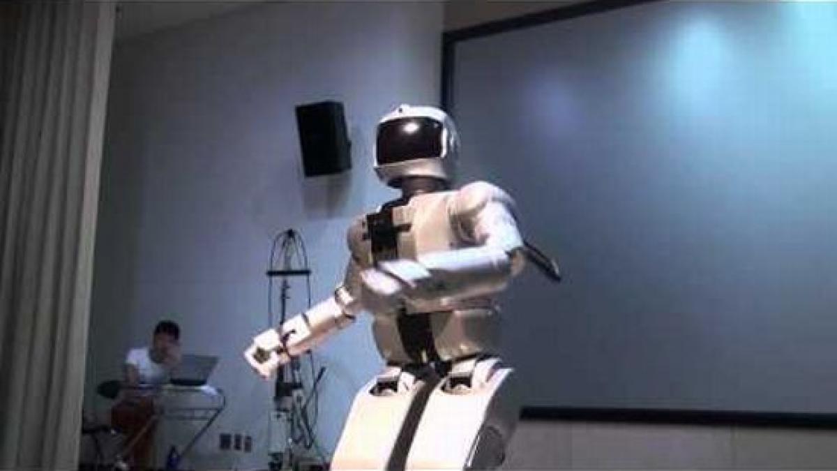 Faceţi cunoştinţă cu Hubo, robotul care dansează pe ritmul &quot;Gangnam Style&quot;