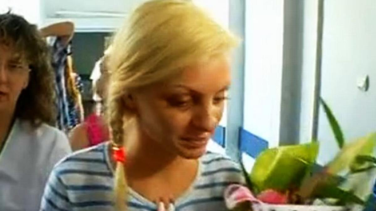 Martoră a abuzului fizic la care a fost supusă Alexandra Stan: A lovit-o cu pumnii în cap, a târât-o şi a aruncat-o pe spaţiul verde 