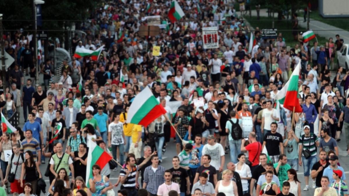 A doua săptămână de proteste în Bulgaria. Mii de manifestanţi cer demisia guvernului