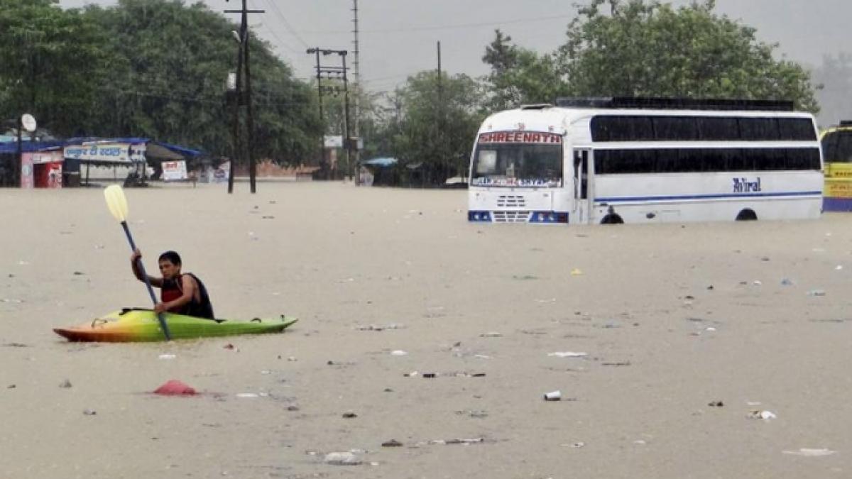 &quot;Armata a găsit 556 de cadavre, unele plutind în apă, altele acoperite de lapoviţă&quot;. Autorităţile sunt uimite de amploarea catastrofei