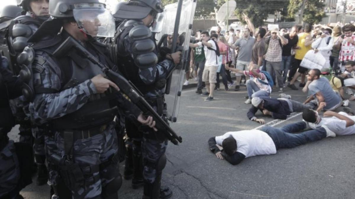 Proteste în Italia. Zeci de mii de oameni au ieşit pe străzi, la apelul sindicatelor