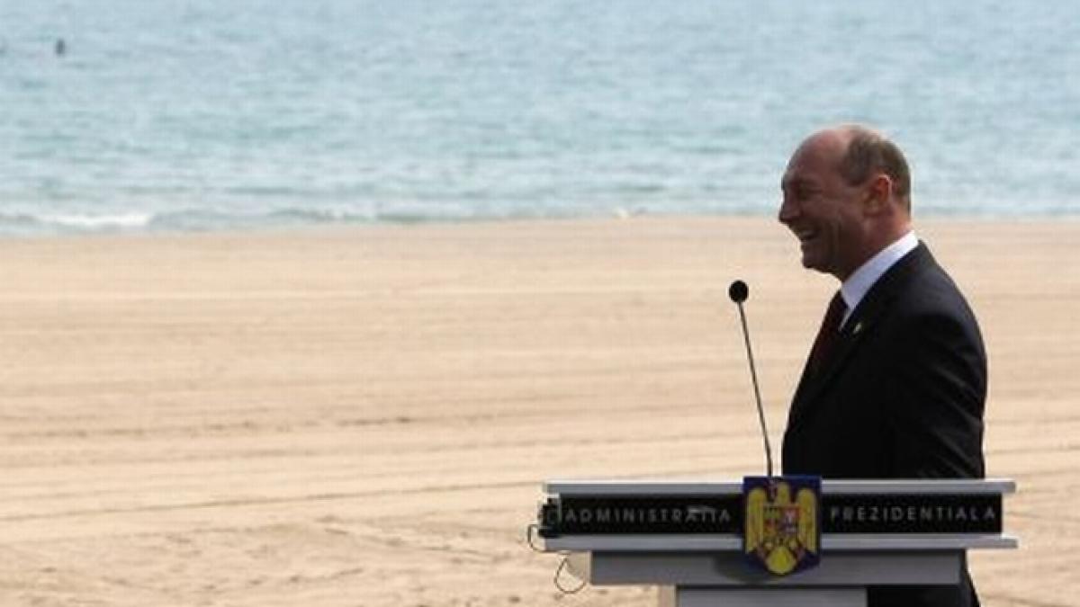 Preşedintele Traian Băsescu îşi petrece minivacanţa de Rusalii pe litoral