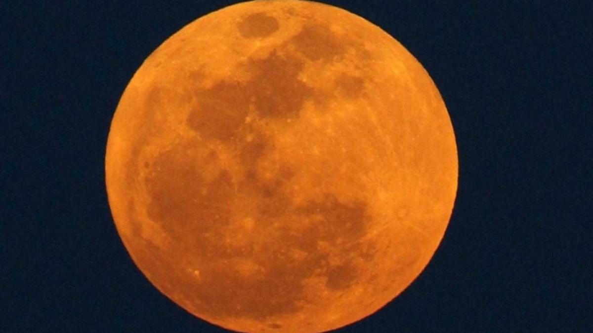 Week-end cu spectacol astronomic. Superluna va fi vizibilă duminică, la ora 19:56