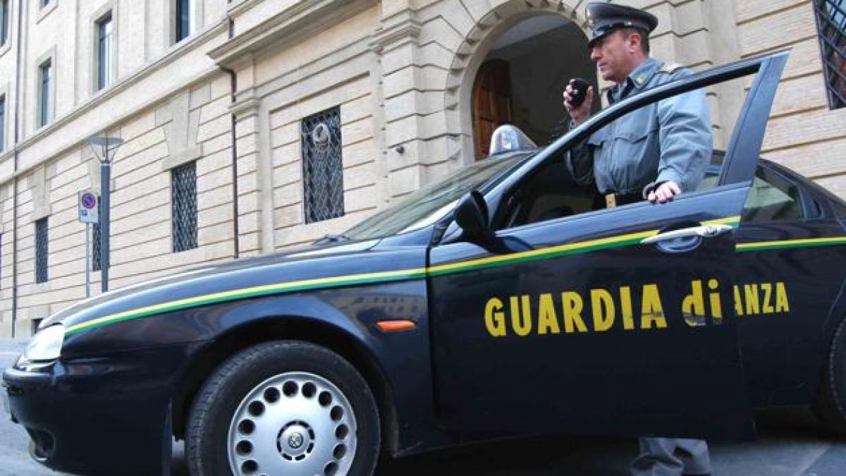 Un nou scandal în fotbalul italian: Sediile a 41 de cluburi, percheziţionate de Garda Financiară