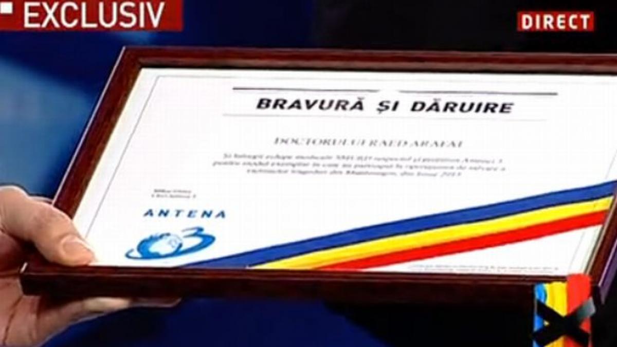 Bravură şi dăruire. Antena 3 îi oferă o distincţie lui Raed Arafat pentru gestionarea crizei din Muntenegru