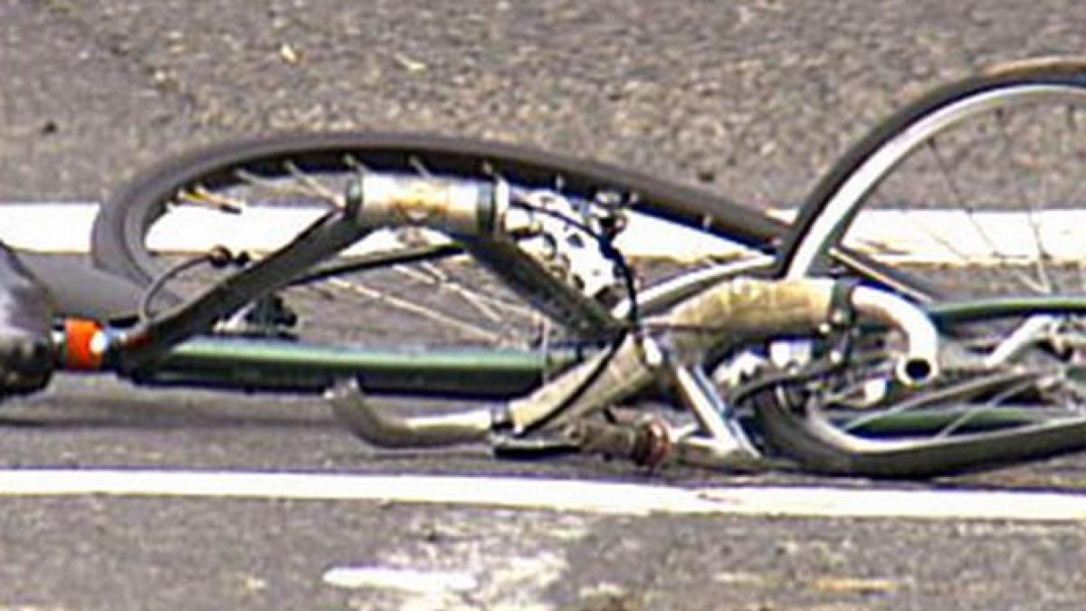 Accident grav în Capitală. Un băiat de 14 ani a murit, după ce a căzut cu bicicleta 