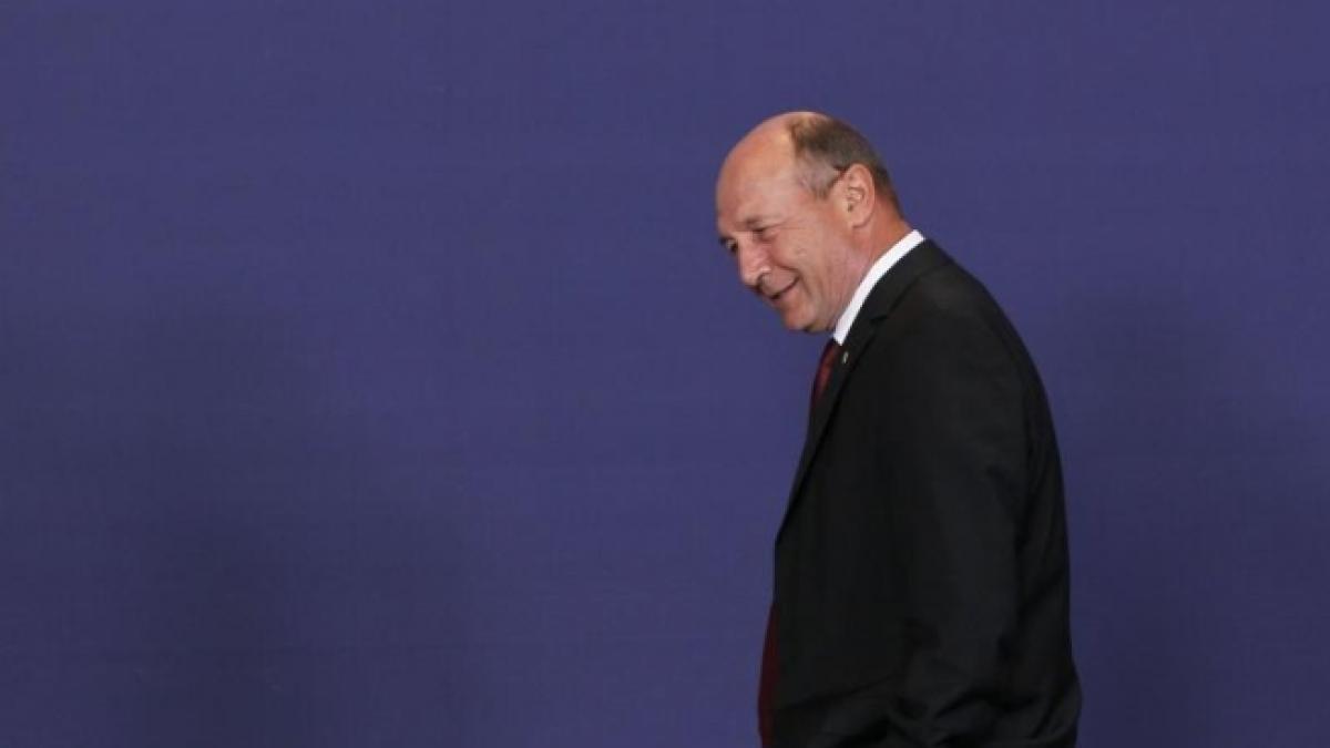 Traian Băsescu: O gaşcă de politicieni s-a hotărât să-şi facă Constituţie. Îi urmăresc cu referendumul