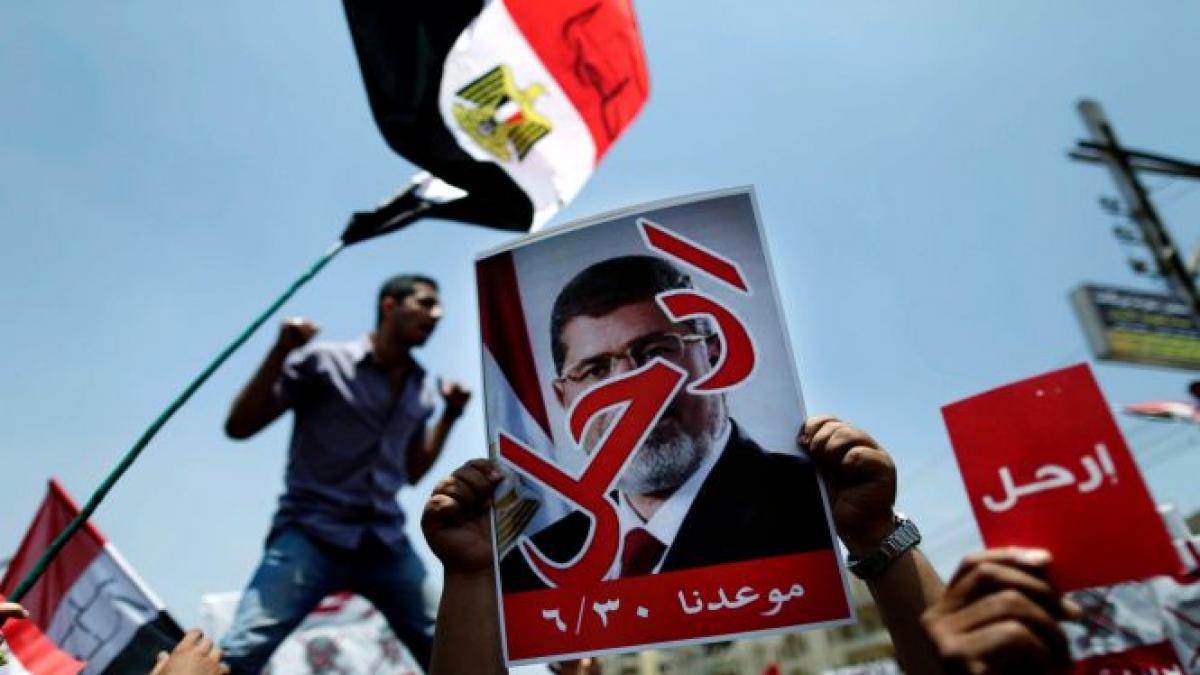 Demonstranţii egipteni i-au dat un ultimatum lui Mohammed Morsi