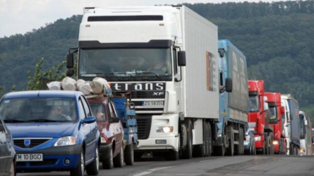 Trafic OPRIT pe Autostrada Soarelui, după ce un camion s-a răsturnat