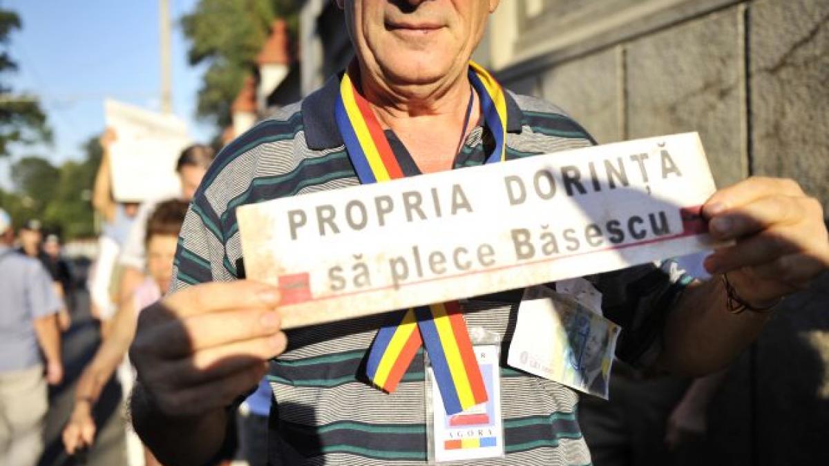 Traian Băsescu trebuia demis la referendum. Potrivit INS, cvorumul a fost atins