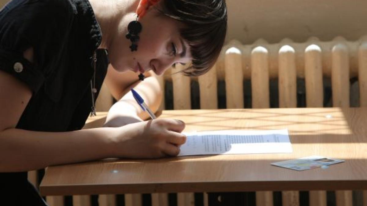 Fraude la examenul de Bacalaureat. La Mangalia, s-au găsit copii xerox cu subiecte rezolvate