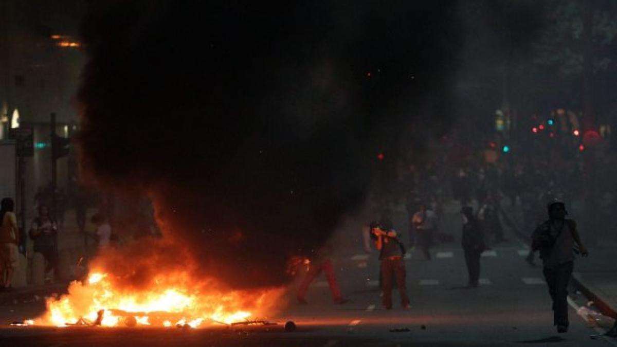 Noi violenţe în Brazilia: Protestatarii s-au bătut cu poliţia