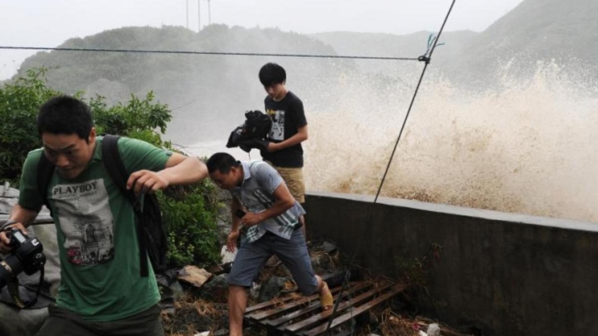 Cel puţin un mort şi 30 de răniţi, în urma taifunului Sulik din Taiwan