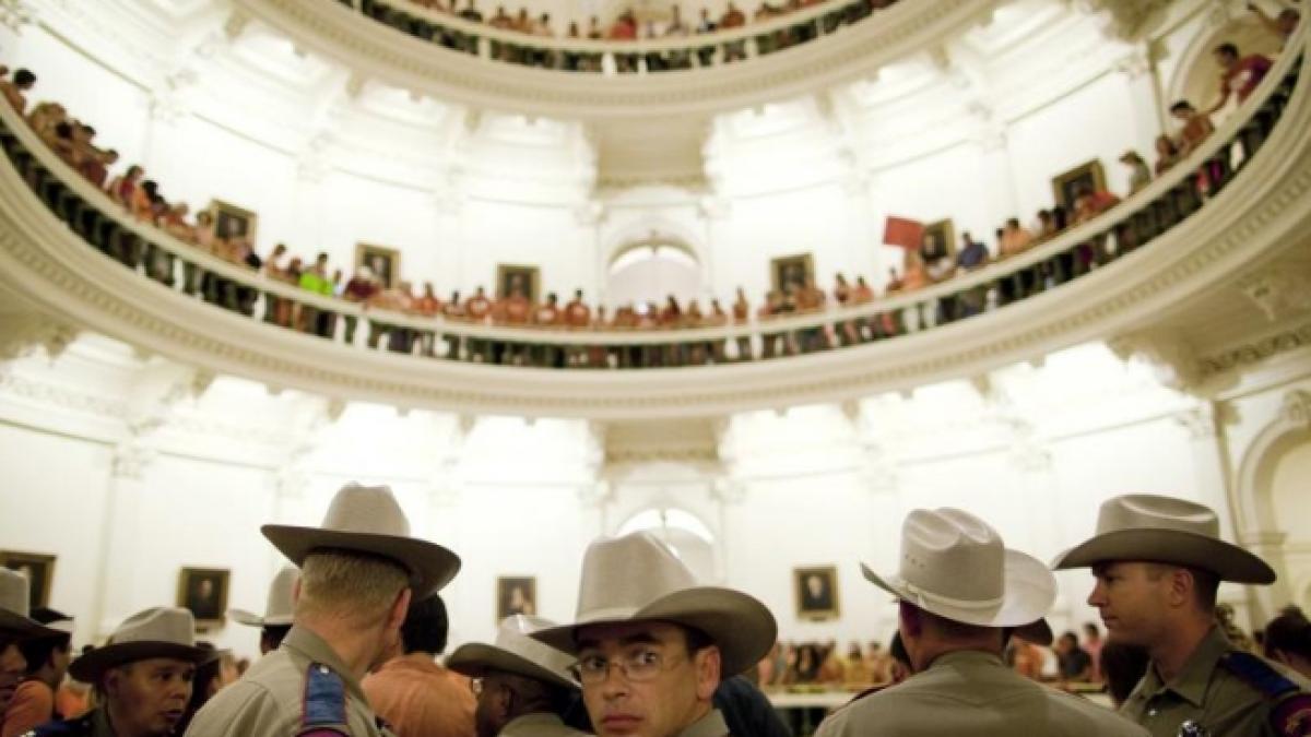 Texas adoptă una din cele mai restrictive legi privind avortul