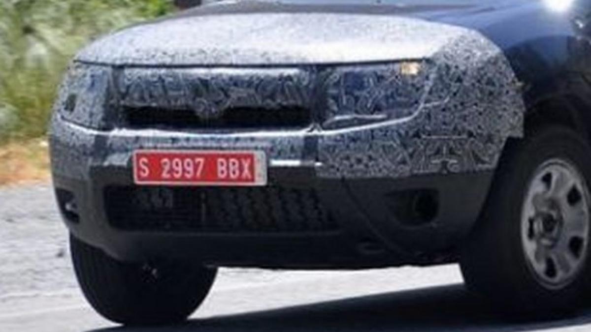 Dacia Duster îşi împrospătează aspectul. Imagini-spion cu noul model 