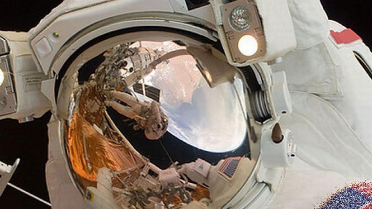 Misiunea pe orbită a unui astronaut italian, întreruptă din cauza acumulării de apă în casca sa