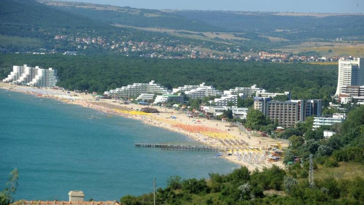 Bulgaria se poate mândri cu prima bibliotecă pe plajă din Europa, în staţiunea Albena