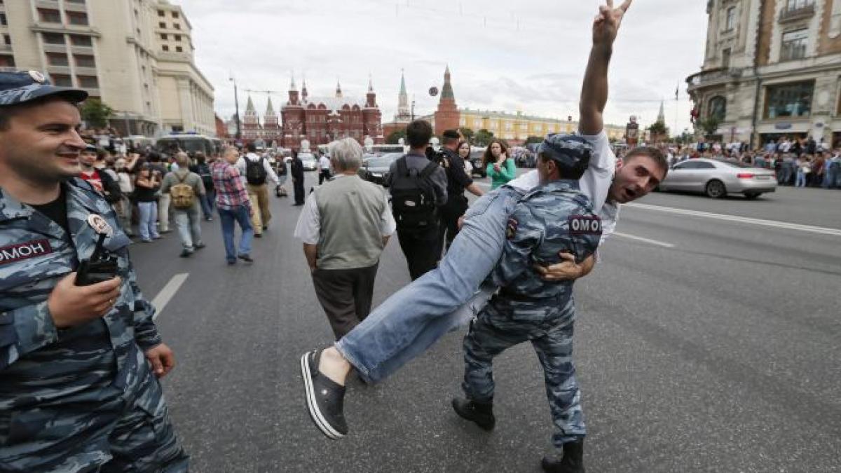 Rusia: Manifestaţii la Moscova şi St. Petersburg, în semn de susţinere faţă de opozantul Aleksei Navalnîi 