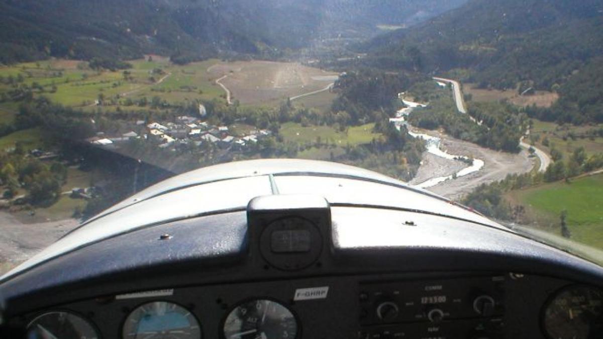 Un avion de mici dimensiuni s-a prăbuşit în Elveţia. Toţi pasagerii şi-au pierdut viaţa