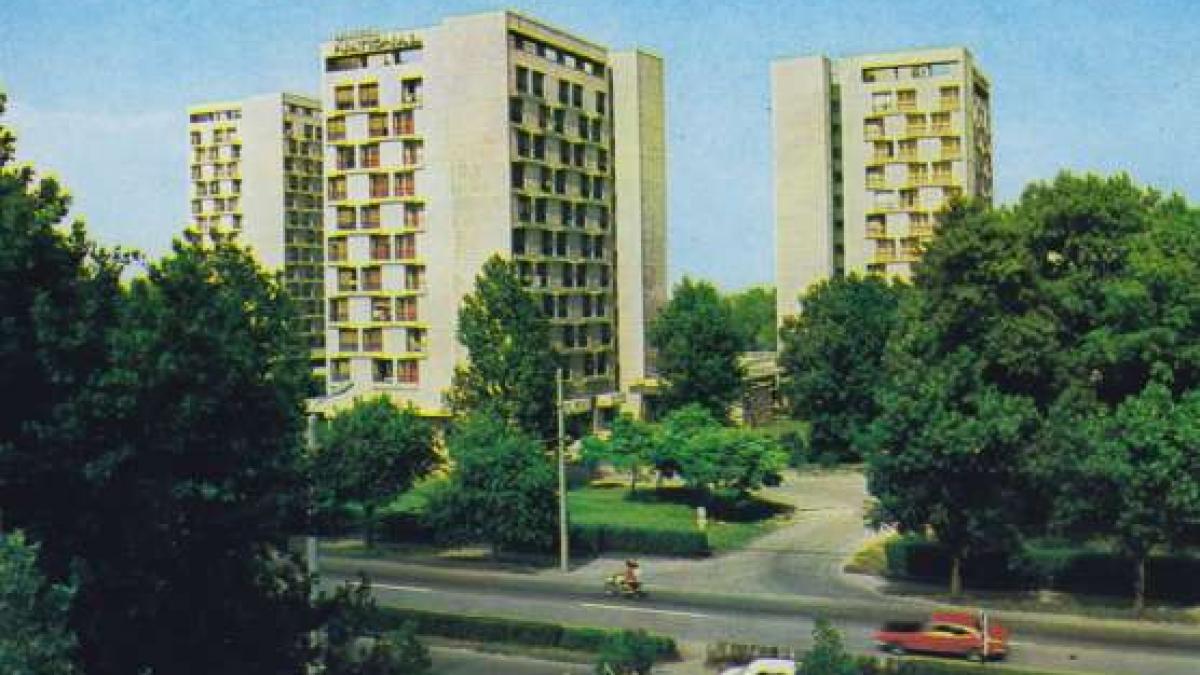 Perle ale comunismului, hotelurile de pe litoral, bombe pentru străini. Nu s-au mai renovat de 25 de ani