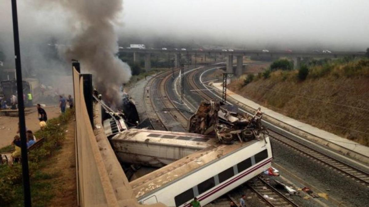 „Trenul avea 220 km/h pe un tronson cu limită de 80 km/h.” Presa spaniolă, despre tragedia feroviară