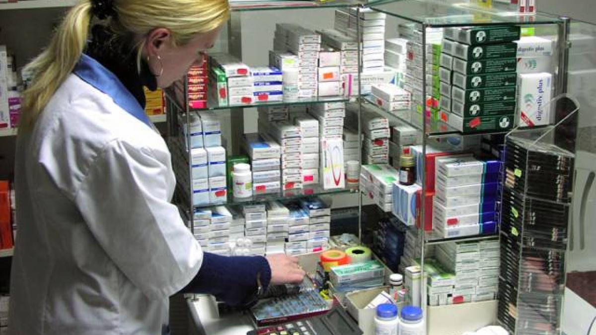 Afacere URIAŞĂ cu reţete compensate. Zeci de medici şi farmacişti, duşi la sediul DIICOT pentru audieri