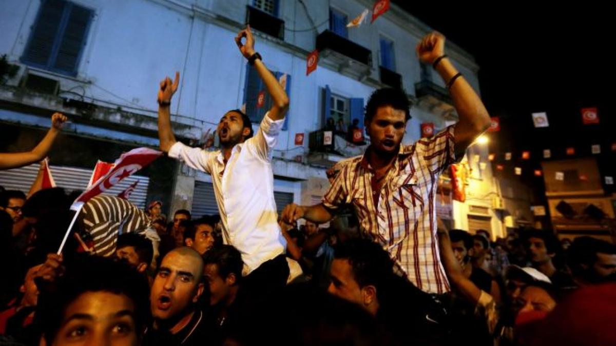 Tunisia: Gaze lacrimogene împotriva manifestanţilor din capitală